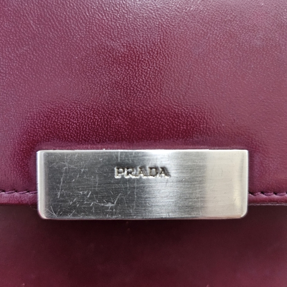 "Vintage" Prada trifold wallet - Picture 6 of 6